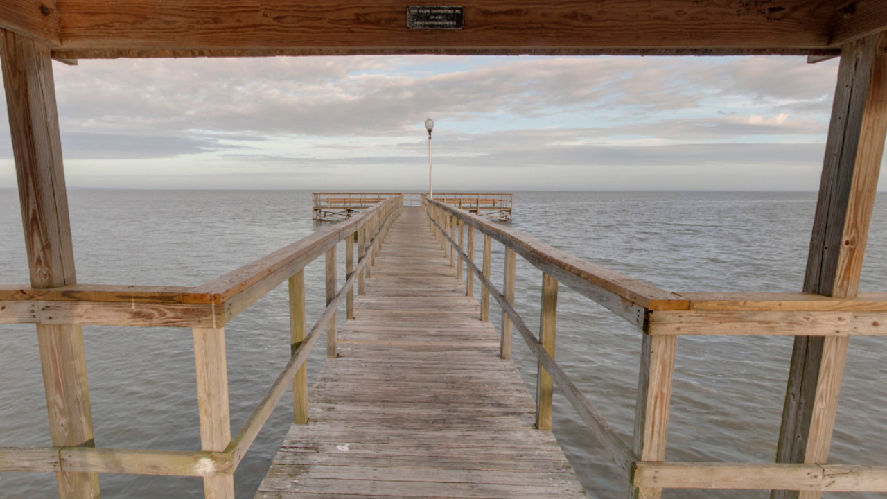 Ocean walkway at Newton Park Wintergarden, FL